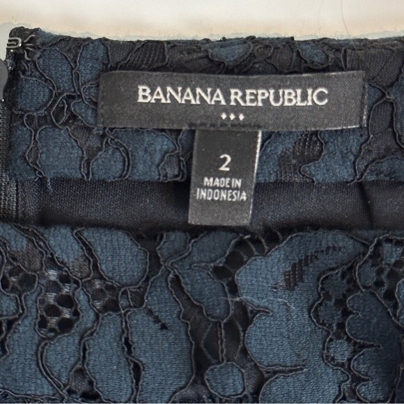 Banana Republic Factory Navy Black Lace Pencil Skirt 2 - Picture 4 of 8